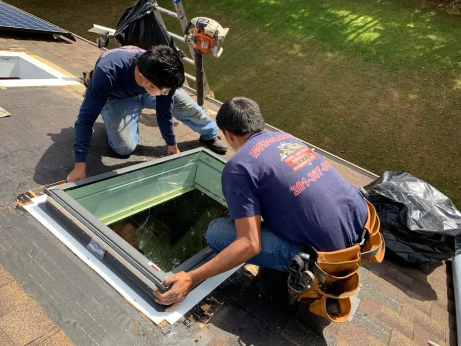 Flat Roof Leak Repair Specialist in Edgewater, NJ